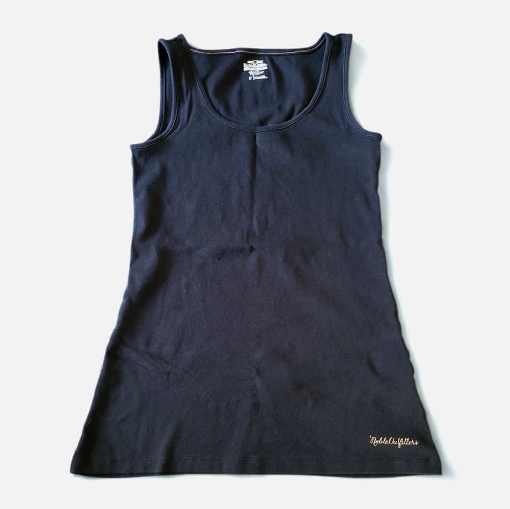 Women's Noble Outfitters Solid Black Sleeveless Tank Top Small